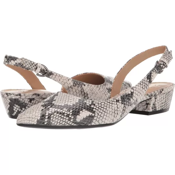 Naturalizer Women Banks Pointed Toe Flat