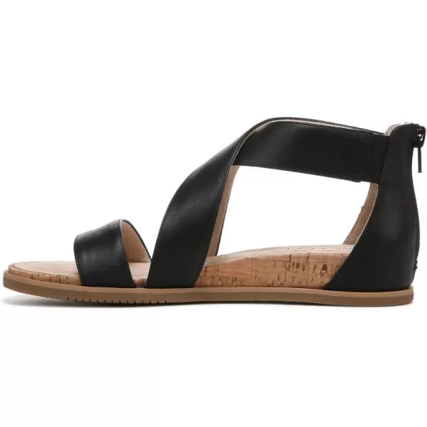 Naturalizer Women Cindi Strappy Flat Sandals