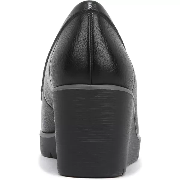 Naturalizer Women Achieve Loafer