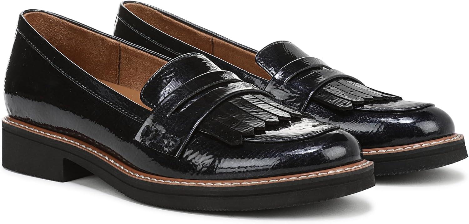 imageNaturalizer Womens Pacey LoaferNavy Patent