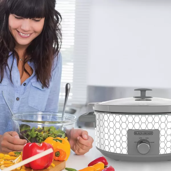 BLACK+DECKER 7-Quart Slow Cooker, SC2007D, Lid Holder, 3 Heat Settings, Extra Large Handles, Dishwasher Safe, Teal