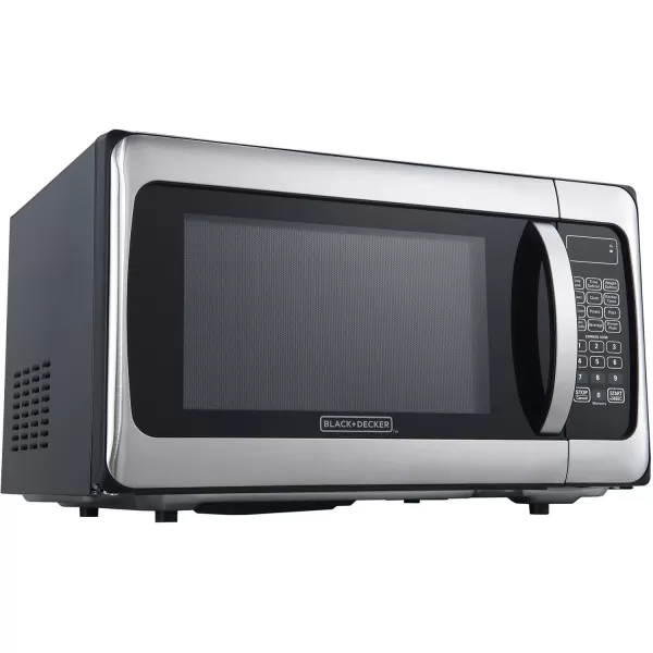BLACK+DECKER EM925AZE-P 0.9 Cubic Foot 900 Watt Stainless Steel Microwave with Turntable, Cu.Ft, Black/Silver