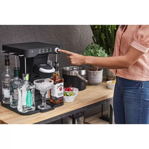 imageBLACKDECKER bev by BLACKDECKER Ice Bucket with Tongs Bar Entertainment 3Liter BEIB103