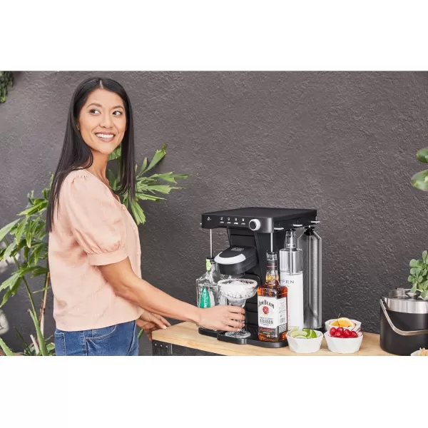 imageBLACKDECKER bev by BLACKDECKER Ice Bucket with Tongs Bar Entertainment 3Liter BEIB103