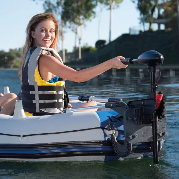 INTEX 68631E Transom Trolling Motor Easy to Attach  BuiltIn Battery Meter  Quiet Motor  Weed Escape Mode  Suitable for Freshwater and Saltwater