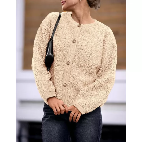 PRETTYGARDEN Womens Faux Fur Shearling Coat Fuzzy Fleece Button Up Trendy Fall Winter Cropped Jackets OuterwearBeige