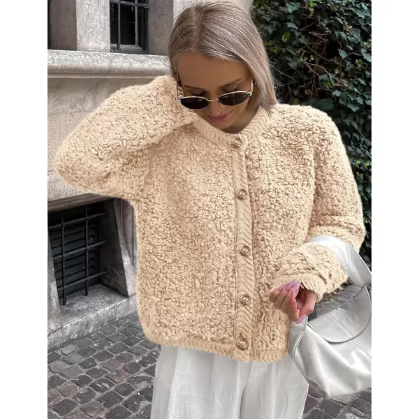 PRETTYGARDEN Womens Faux Fur Shearling Coat Fuzzy Fleece Button Up Trendy Fall Winter Cropped Jackets OuterwearBeige