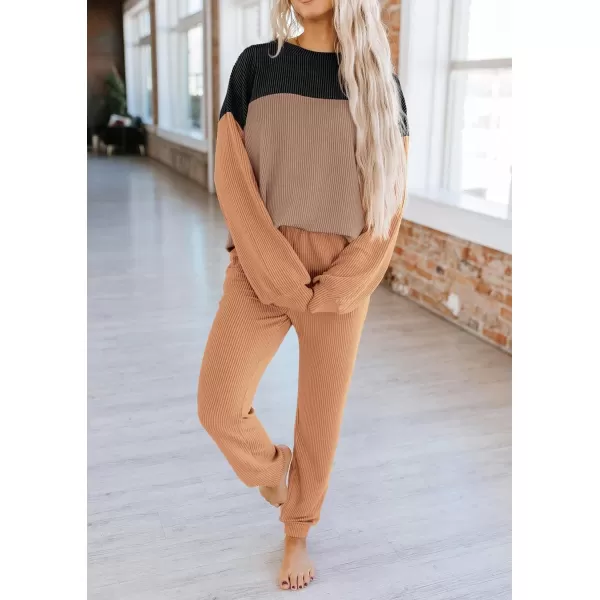 PRETTYGARDEN Lounge Sets for Women Fall 2024 Matching Sets 2 Piece Outfit Long Sleeve Ribbed Color Block SweatsuitsBlack Brown Apricot
