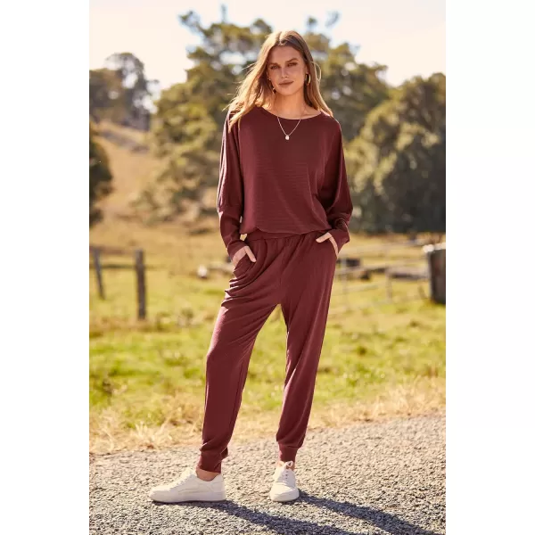 PRETTYGARDEN Womens Fashion Outfits 2 Piece Sweatsuit Solid Color Long Sleeve Pullover Long PantsBrown Red