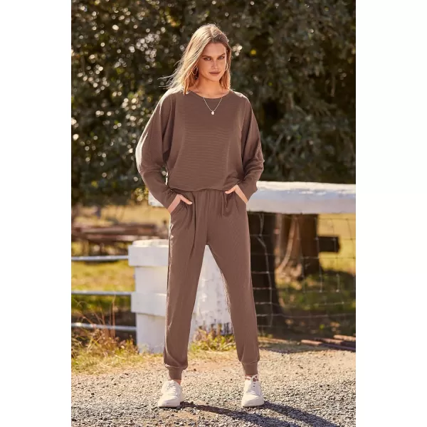 PRETTYGARDEN Womens Fashion Outfits 2 Piece Sweatsuit Solid Color Long Sleeve Pullover Long PantsCoffee