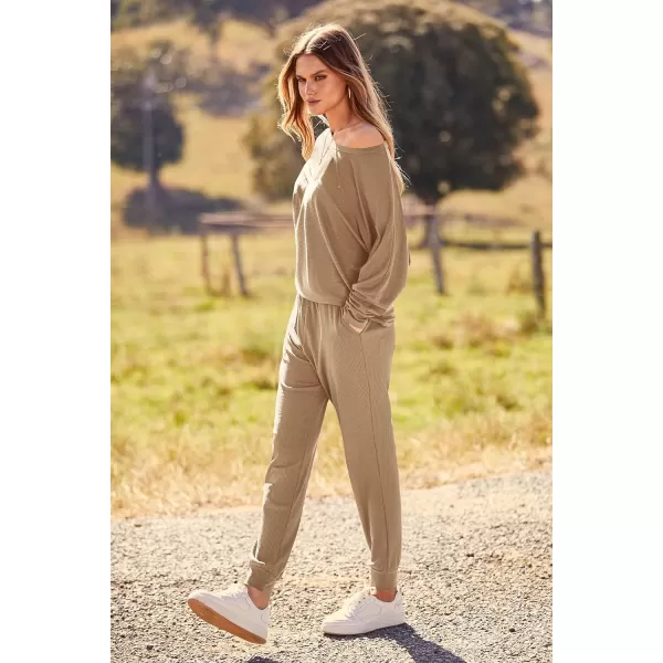 PRETTYGARDEN Womens Fashion Outfits 2 Piece Sweatsuit Solid Color Long Sleeve Pullover Long PantsKhaki
