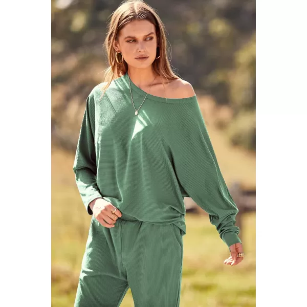PRETTYGARDEN Womens Fashion Outfits 2 Piece Sweatsuit Solid Color Long Sleeve Pullover Long PantsLight Green