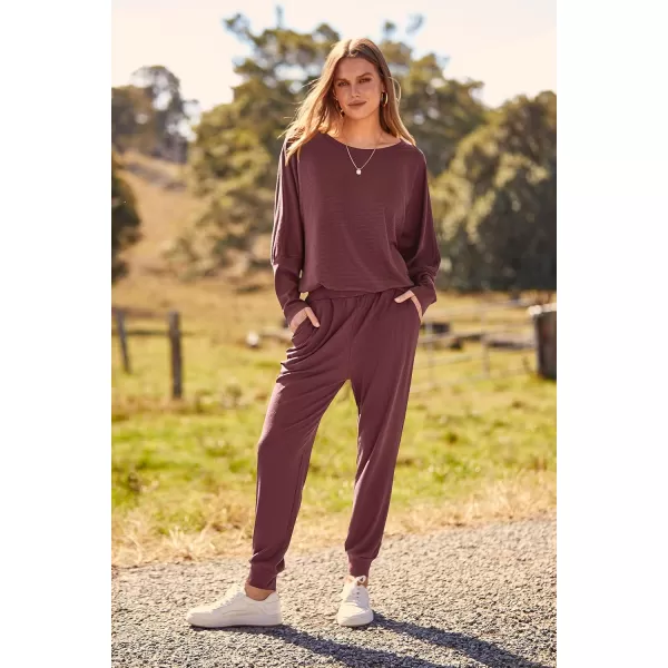 PRETTYGARDEN Womens Fashion Outfits 2 Piece Sweatsuit Solid Color Long Sleeve Pullover Long PantsWine Red
