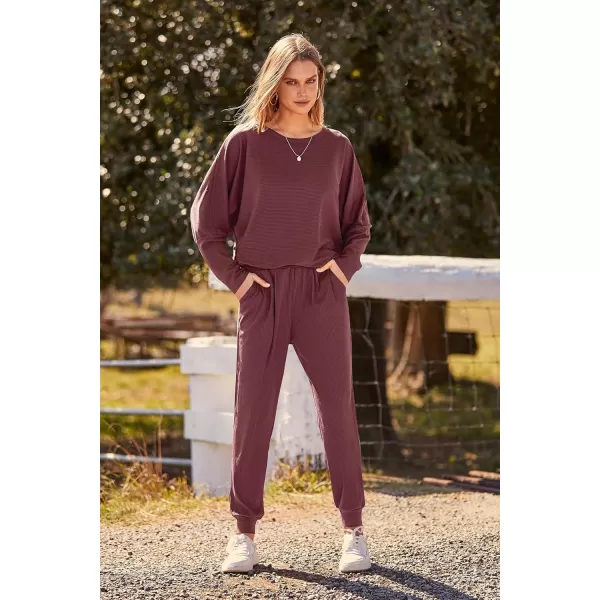 PRETTYGARDEN Womens Fashion Outfits 2 Piece Sweatsuit Solid Color Long Sleeve Pullover Long PantsWine Red