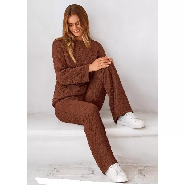 PRETTYGARDEN Womens Quilted 2 Piece Outfit Fall Loungewear Long Sleeve Pullover Top Wide Leg Pants Set TracksuitBrown