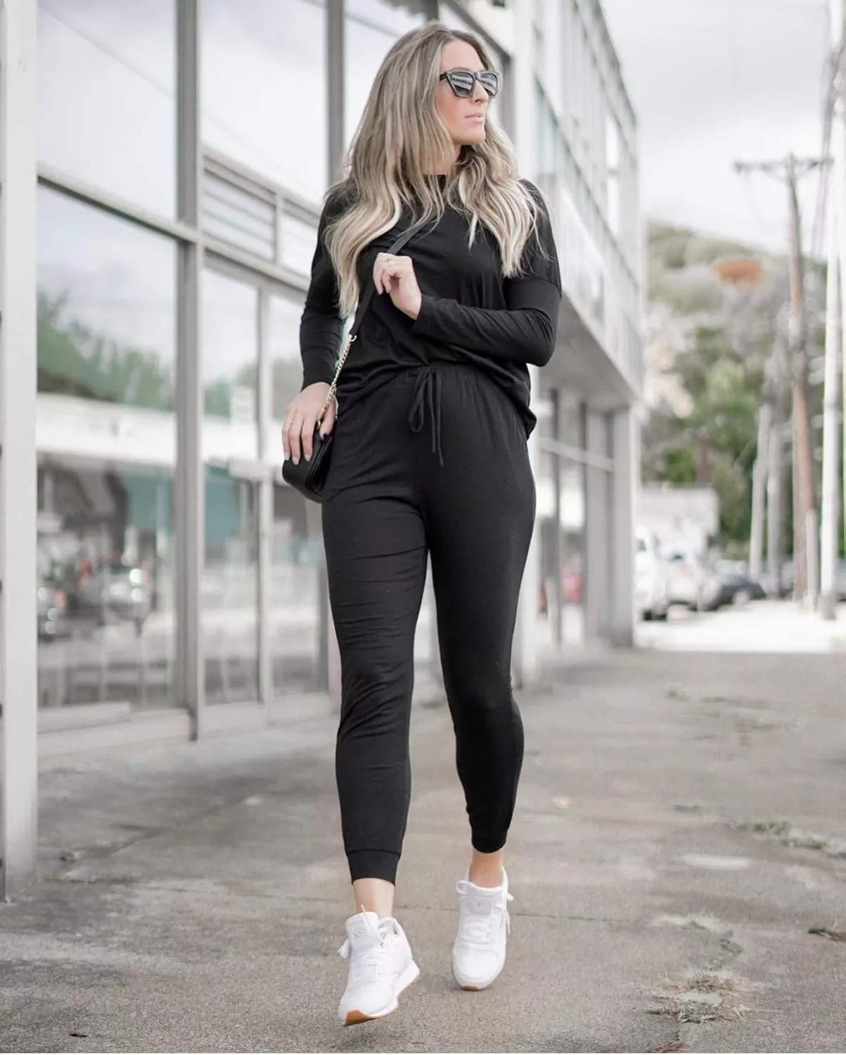 imagePRETTYGARDEN Womens Fall 2 Piece Lounge Outfit Long Sleeve Crewneck Pullover Tops High Waisted Pants Set TracksuitBlack