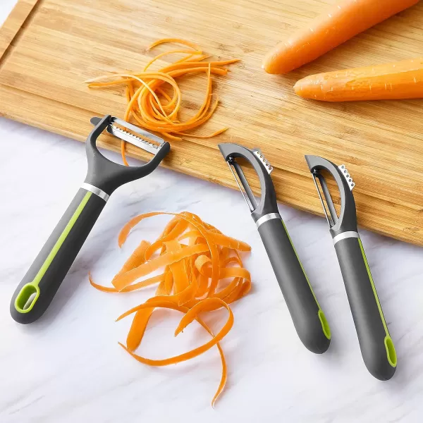 Amazon Basics 3Piece Peeler Set Soft Grip Handle BlackGreenPeeler Set 3Piece