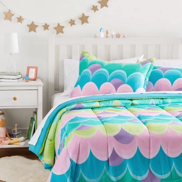 Amazon Basics Kids Easy Care Microfiber BedinaBag 5Piece Bedding Set Twin Butterfly FriendsBlue Waves FullQueen