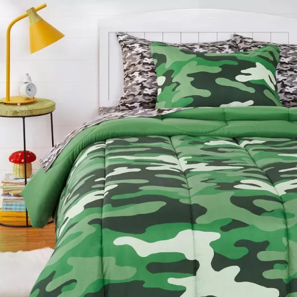 Amazon Basics Kids EasyWash Microfiber BedinaBag 7Piece Bedding Set FullQueen Camo CrewCamo Crew