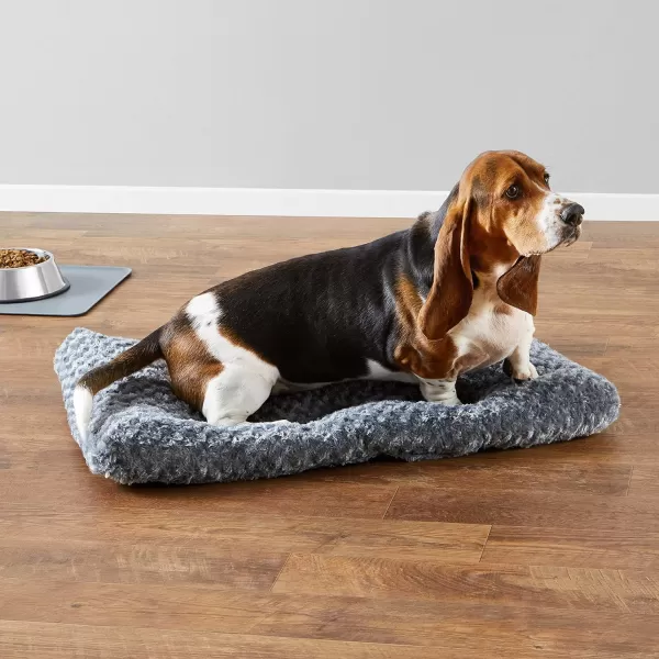 Amazon Basics Plush Pet Bed and Dog Crate Pad Small 29 x 21 x 3 Inches350L x 230W x 30Th