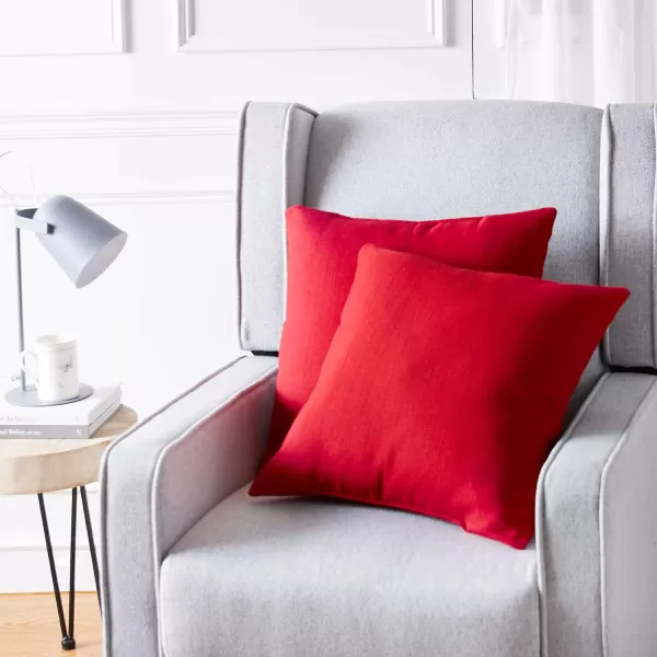 Amazon Basics 2Pack Linen Style Decorative Throw Pillows  18 Square Navy BlueClassic Red Linen Style 2Pack