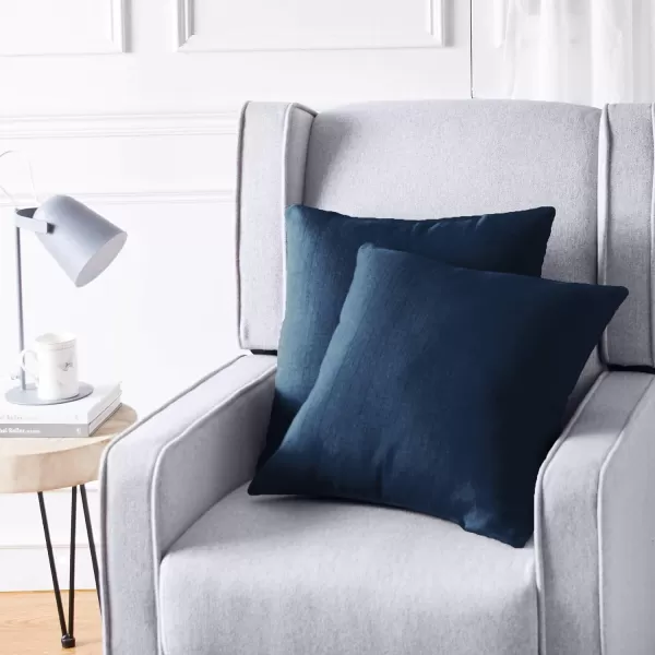 Amazon Basics 2Pack Linen Style Decorative Throw Pillows  18 Square Navy BlueNavy Blue Linen Style 2Pack