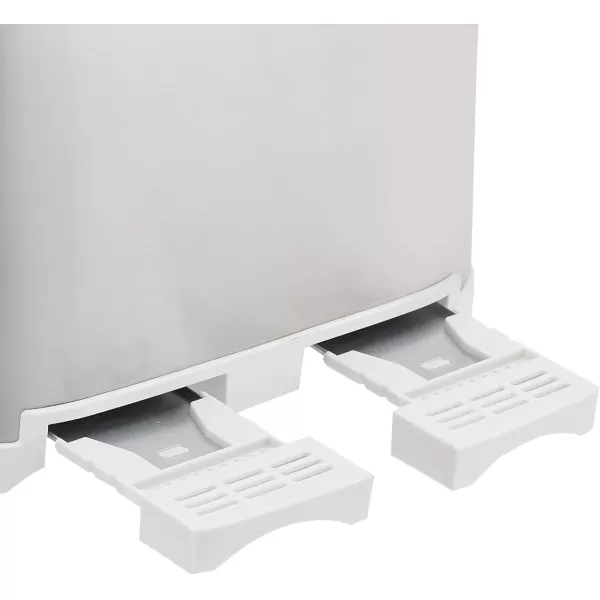 Amazon Basics 4 Slot Toaster  BlackBrushed Silver 4 slot Toaster