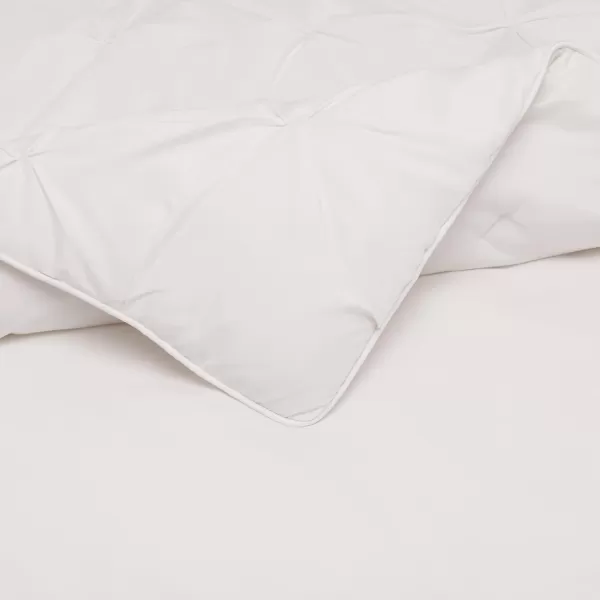 Amazon Basics AllSeason DownAlternative 3 Piece Comforter Bedding Set FullQueen Bright White PinchPleat With Piped EdgesCream King