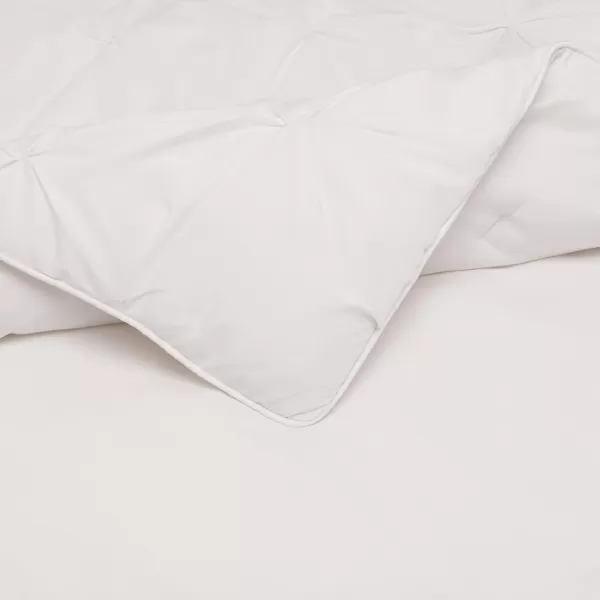 Amazon Basics AllSeason DownAlternative 3 Piece Comforter Bedding Set FullQueen Bright White PinchPleat With Piped EdgesCream TwinTwinXL