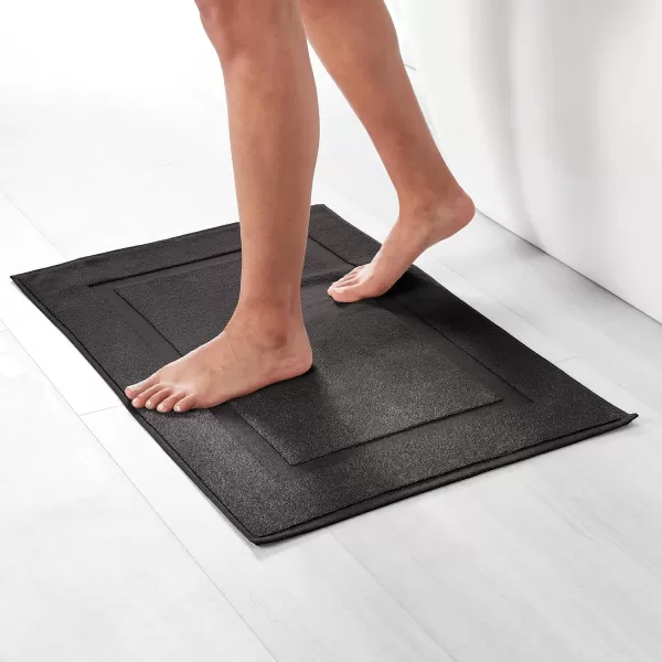 Amazon Basics Banded Bathroom Bath Rug Mat Bright White 31 L x 20 WMidnight Black 1Pack