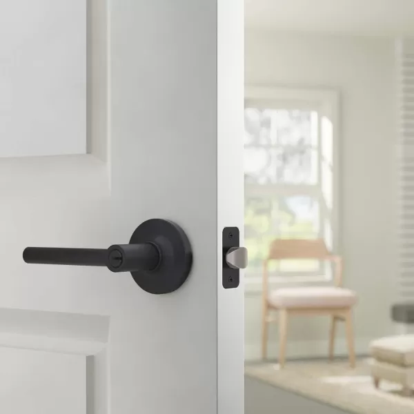 Amazon Basics Contemporary Madison Door Lever with Lock Privacy Matte BlackEntry Matte Black