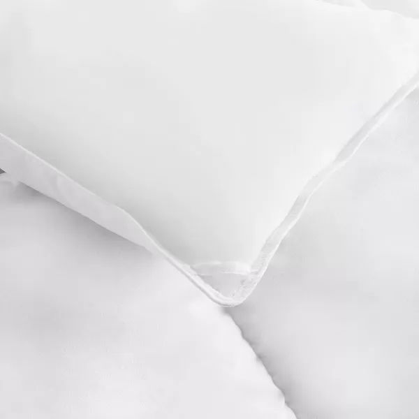 Amazon Basics Down Alternative Bedding Comforter Duvet Insert FullQueen White LightFullQueen Warm