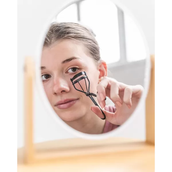 Amazon Basics Eyelash CurlerAmazon Basics Eyelash Curler