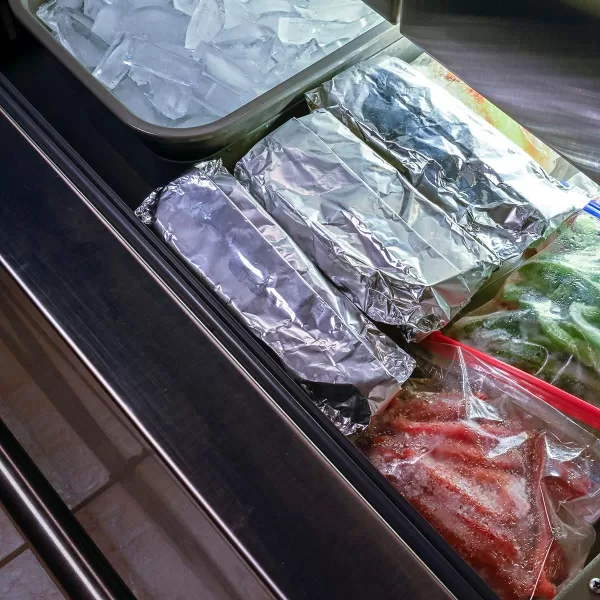 Amazon Basics Heavy Duty NonStick Foil 95 Sq FtAmazon Basics Heavy Duty NonStick Foil 95 Sq Ft