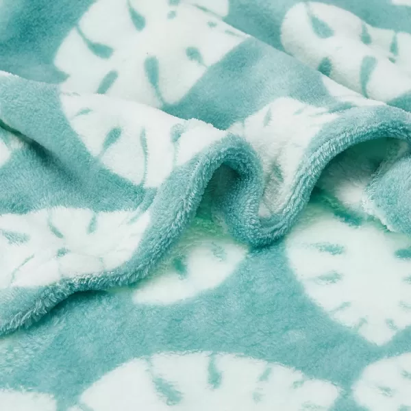 Amazon Basics Kids Laughing Lions Patterned Throw Blanket with Stuffed Animal LionAmazon Basics Kids Laughing Lions Patterned Throw Blanket with Stuffed Animal Lion