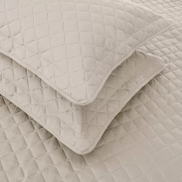 Amazon Basics Oversized Quilt Bed Set Embossed Coverlet and Sham  Twin Beige DiamondBeige FullQueen Diamond