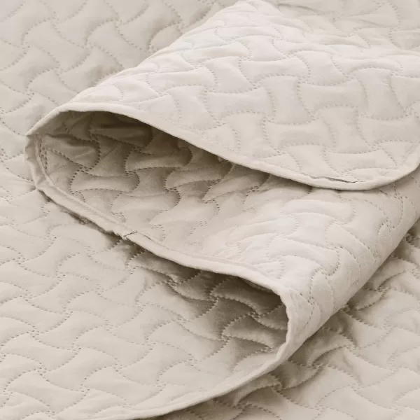 Amazon Basics Oversized Quilt Bed Set Embossed Coverlet and Sham  Twin Beige DiamondBeige FullQueen Wave