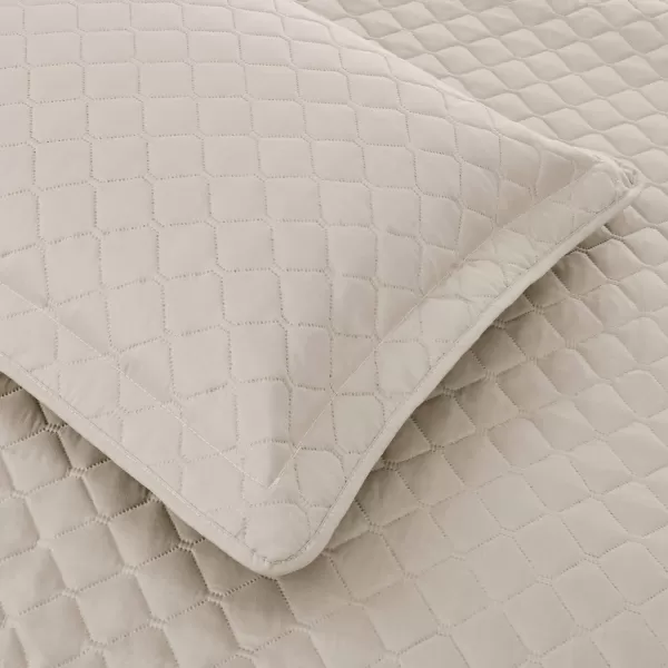 Amazon Basics Oversized Quilt Bed Set Embossed Coverlet and Sham  Twin Beige DiamondBeige Twin Diamond