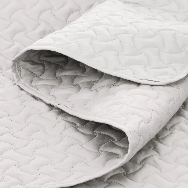 Amazon Basics Oversized Quilt Bed Set Embossed Coverlet and Sham  Twin Beige DiamondCream FullQueen Wave