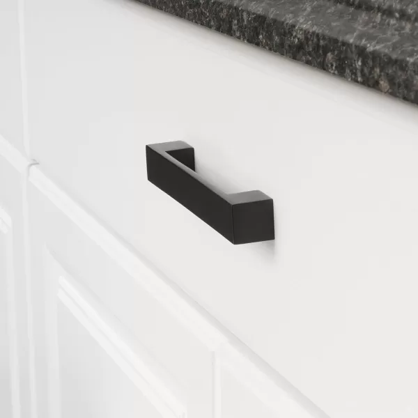 Amazon Basics Short Modern Cabinet Pull Handle 638inch Length 5inch Hole Center Flat Black 10Pack638 in Length 5 in Hole Center Flat Black