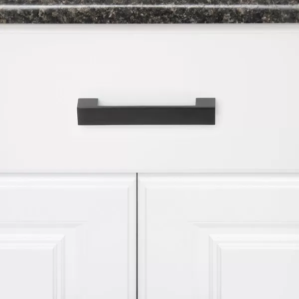 Amazon Basics Short Modern Cabinet Pull Handle 638inch Length 5inch Hole Center Flat Black 10Pack638 in Length 5 in Hole Center Flat Black