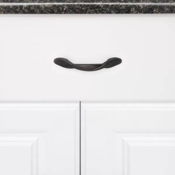 Amazon Basics Twisted Cabinet Handle 45inch Length 3inch Hole Center Oil Rubbed Bronze 10PackOil Rubbed Bronze 10 Pack Handle