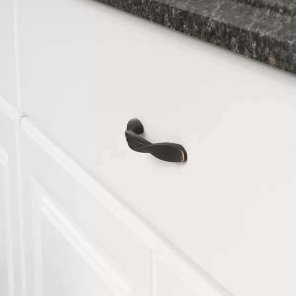 Amazon Basics Twisted Cabinet Handle 45inch Length 3inch Hole Center Oil Rubbed Bronze 10PackOil Rubbed Bronze 10 Pack Handle