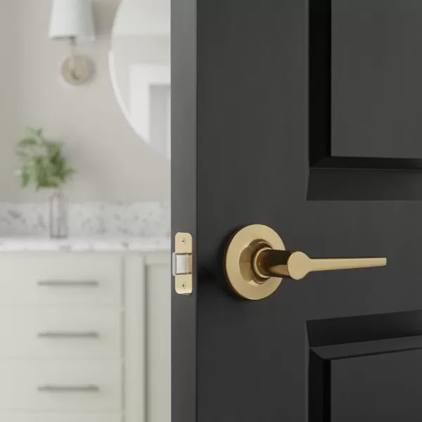AmazonBasics Manchester Door Lever  Privacy  Matte BlackPack of 6 6 Count TotalPolished Brass Passage