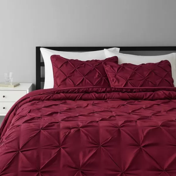 Amazon Basics AllSeason DownAlternative 3 Piece Comforter Bedding Set FullQueen Bright White PinchPleat With Piped EdgesBurgundy FullQueen