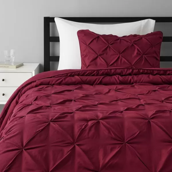 Amazon Basics AllSeason DownAlternative 3 Piece Comforter Bedding Set FullQueen Bright White PinchPleat With Piped EdgesBurgundy TwinTwinXL