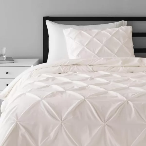 Amazon Basics AllSeason DownAlternative 3 Piece Comforter Bedding Set FullQueen Bright White PinchPleat With Piped EdgesCream TwinTwinXL