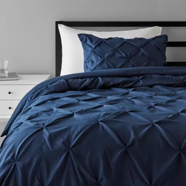 Amazon Basics AllSeason DownAlternative 3 Piece Comforter Bedding Set FullQueen Bright White PinchPleat With Piped EdgesNavy Blue TwinTwinXL