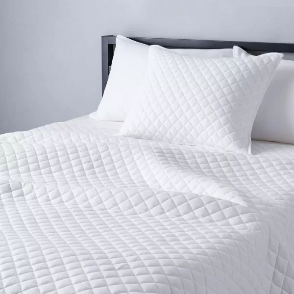 Amazon Basics Cotton Jersey 4Piece Bed Sheet Set King Oatmeal SolidWhite TwinTwin XL Quilt Set