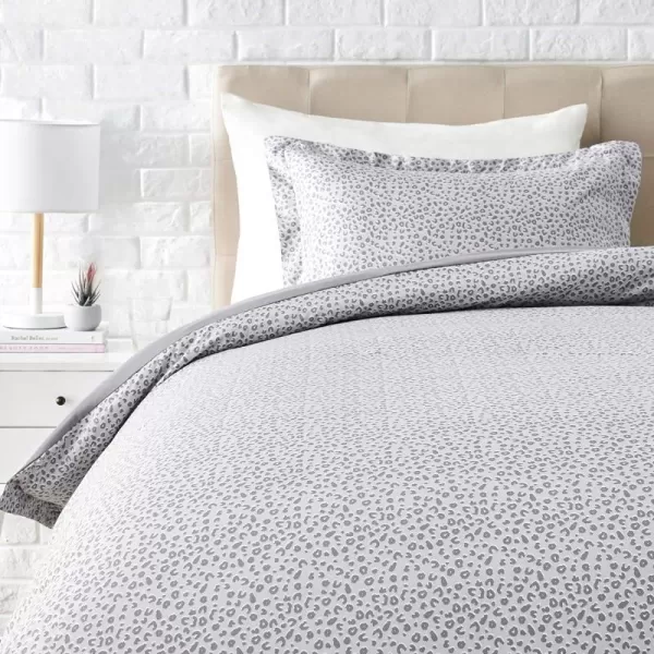 Amazon Basics Lightweight Microfiber Duvet Cover Set with Snap Buttons FullQueen Bright WhiteGrey Cheetah TwinTwin XL Zipper